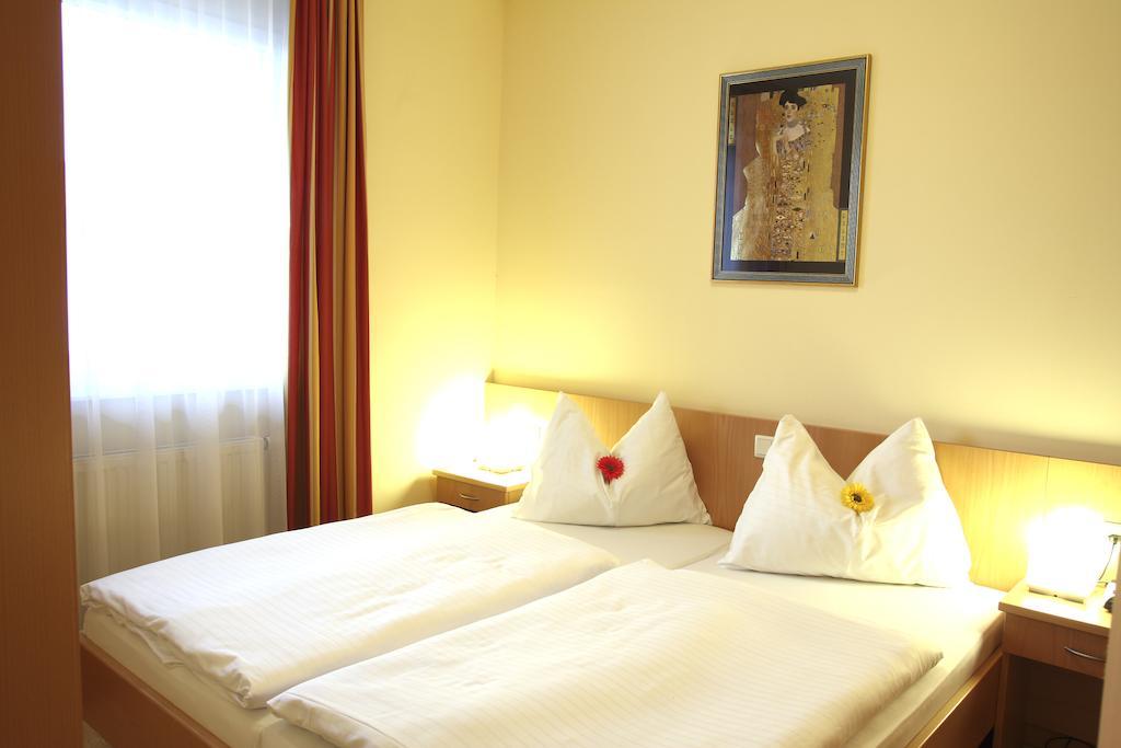 Hotel Der Stockinger Unterpremstätten Dış mekan fotoğraf
